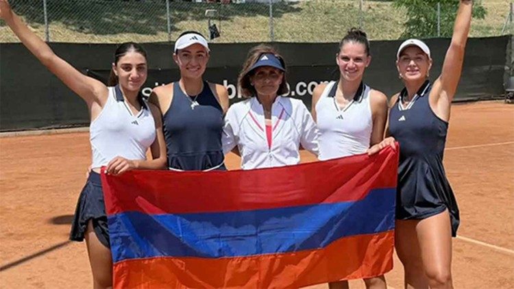 Հայաստանի Թենիսի կանանց հաւաքականը 