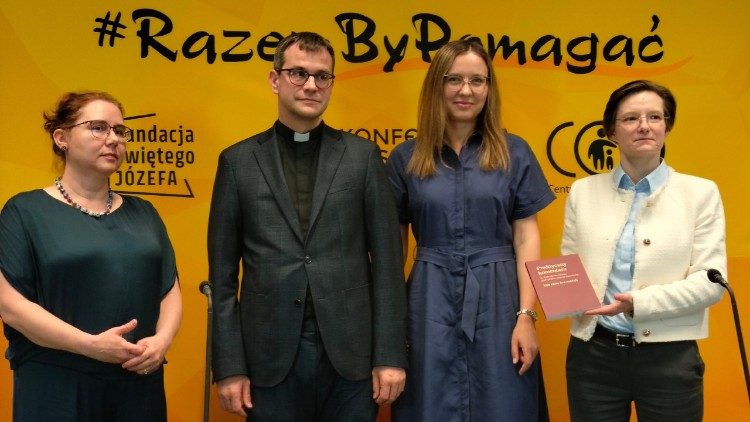 Praktyczny komentarz do „Vos estis lux mundi” to owoc wsp&oacute;łpracy wielu ekspert&oacute;w