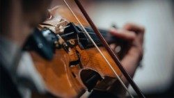 Il-violino-di-Augustin-Hadelich.jpg
