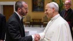 Jonathan Safran Foer meets with Pope Leo 