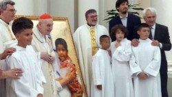Mesha e Shenjtë e kryesuar nga Kardinali Angelo Comastri me ndarjen e çmimeve "Love Charity – Awards Mother Teresa", kushtuar bamirësisë dhe solidaritetit.