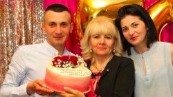 Olena Kovryk con i suoi figli prima della guerra