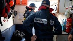 Los rescatadores de la Guardia Costera en Lampedusa
