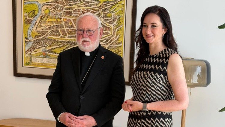 Le secr&eacute;taire aux Relations avec les &Eacute;tats et les organisations internationales du Saint-Si&egrave;ge et la Premi&egrave;re ministre de Lituanie, Inga Ruginienė.