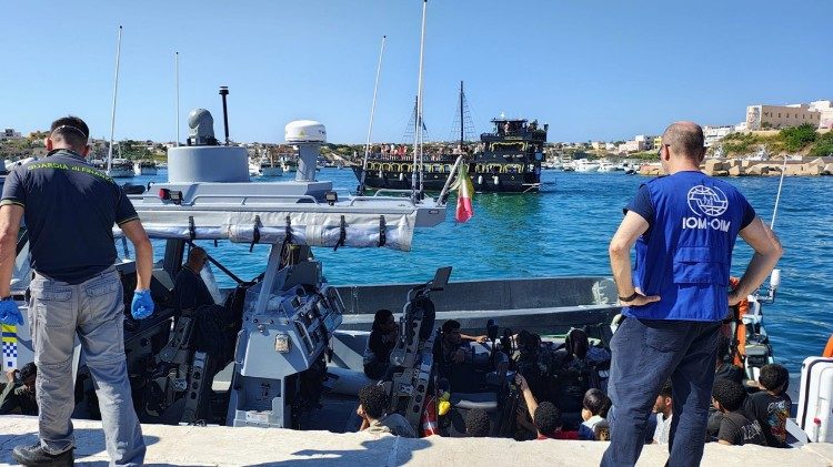 IOM staff at the Port in Lampedusa