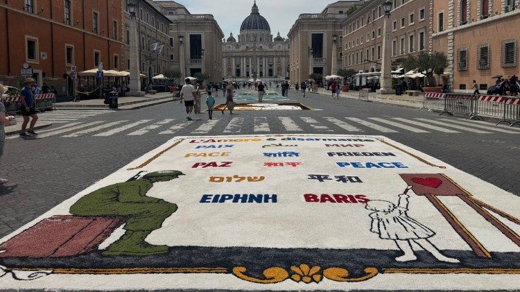 Os tapetes coloridos que enfeitam os arredores do Vaticano e s&atilde;o dedicados &agrave; paz