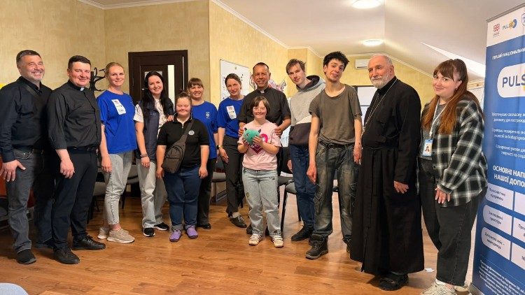 Отець Лука під час однієї з подорожей на південь України