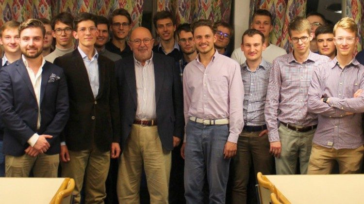 Akademia Filtrowa w Warszawie to ośrodek akademicki, nad którym opiekę duchową sprawuje Opus Dei