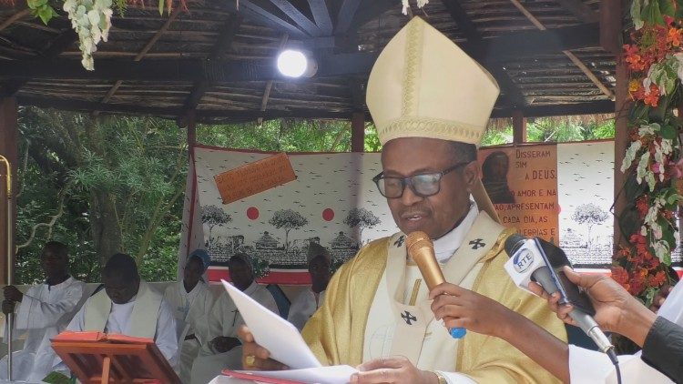 Mgr D. In&aacute;cio Sa&uacute;re, archev&ecirc;que de Nampula et pr&eacute;sident du CEM