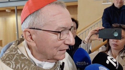Il cardinale Parolin: il Papa va avanti per la sua strada e predica la pace