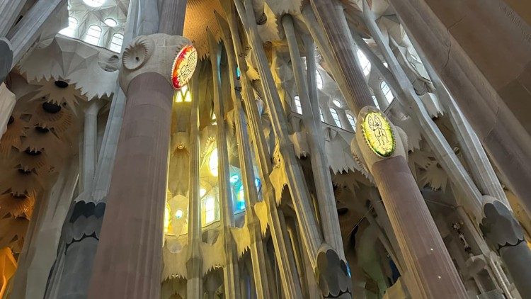Kito cha thamani huko Barcellona ni Basilika ya Familia Takatifu