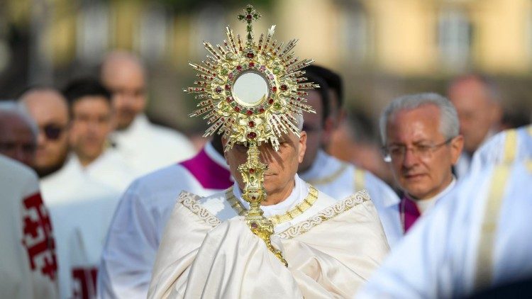 Le Pape lors de la procession du Corpus Domini.