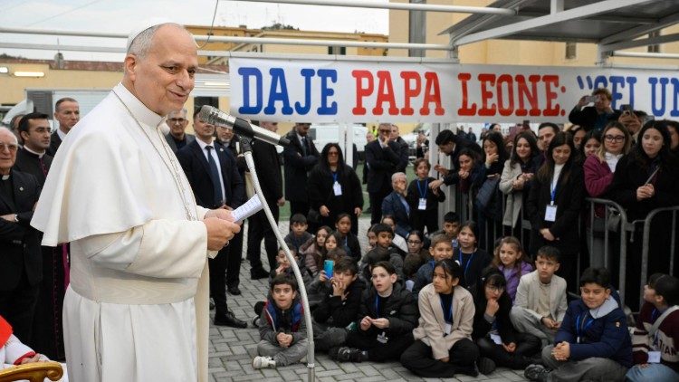 Le Pape dans une paroisse de Rome.