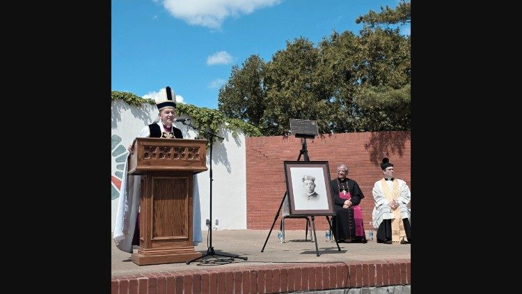 Bishop Paprocki speaks at the shrine announcement event
