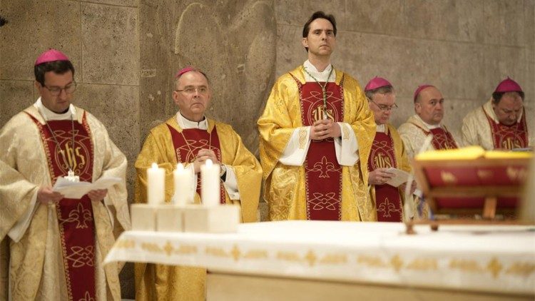 Mons. Marko Kovač predvodio misno slavlje u crkvi sv. Marka na Gornjem gradu (Foto: Siniša Kolar)