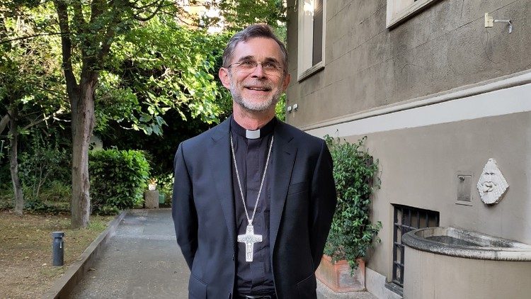 Erzbischof Gr&uuml;nwidl im Garten der &Ouml;sterreichischen Botschaft beim Heiligen Stuhl