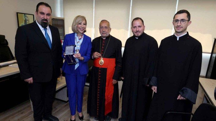 2026.05.12 La First Lady libanese in visita alla scuola Harboyan