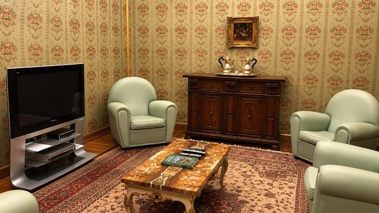 Sala da Televis&atilde;o, no Pal&aacute;cio Papal, em Castel Gandolfo