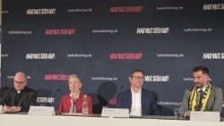 Bei der Auftakt-Pressekonferenz in Würzburg