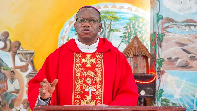 Dom António Juliasse F. Sandramo, Bispo Pemba (Moçambique), no Centro de Nazaré da Arquidiocese da Beira