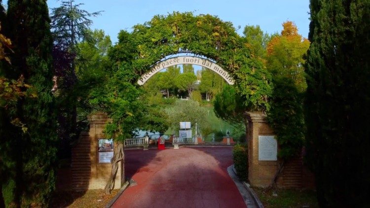 Il Teatro Leo Amici a Montecolombo