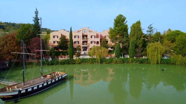 Il Teatro Leo Amici a Montecolombo