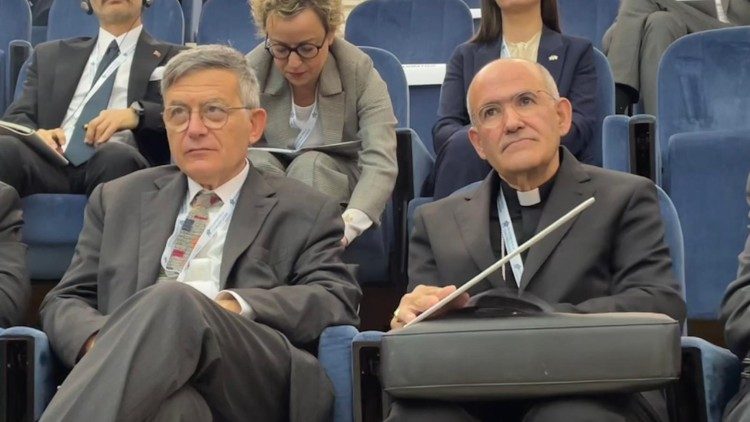 Paolo Ruffini and Cardinal Tolentino de Mendon&ccedil;a during the conference