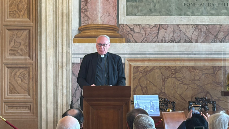 L'intervento di monsignor Renzo Pegoraro, presidente PAV