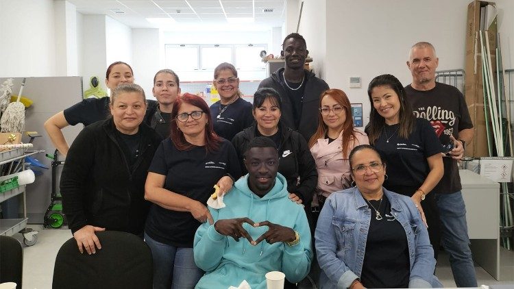 Caritas worked with migrants to organize the Pope's visit to the Port of Arguinegu&iacute;n 