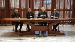 La conferenza stampa della CEI nell'Atrio dell'Aula Paolo VI, a margine della 82.ma Assemblea generale dei vescovi italiani. 