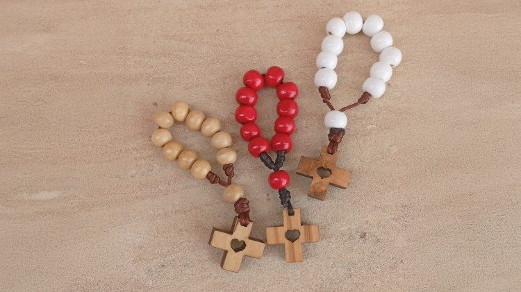 Les chapelets qui accompagneront la visite de L&eacute;on XIV en Espagne 
