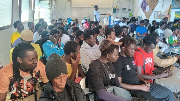 J&oacute;venes migrantes asistidos por la Fundaci&oacute;n Canaria El Buen Samaritano 