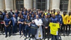  Լեւոն ԺԴ․ «Athletica Vaticana»ի անդամներուն հետ հրապարակային ընդհանուր ունկնդրութեան աւարտին, 31.05.2026