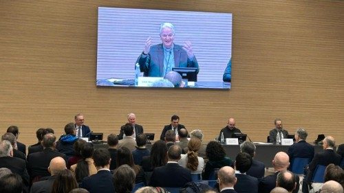 Seminario in Vaticano sull'IA. Tighe: la Chiesa sostiene lo sviluppo di sistemi etici