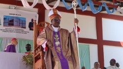 Tomada de posse de D. António Constantino, primeiro Bispo da Diocese de Caia (Moçambique)