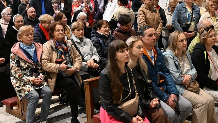 Dziś Polacy szczególnie modlili się o pokój na świecie (ks. Marek Weresa)