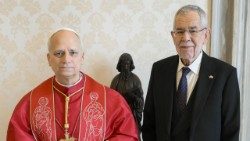 البابا يستقبل رئيس جمهورية النمسا 