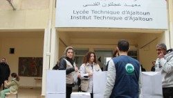 Distribuzione aiuti da parte dei volontari Avsi in Libano