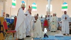 Ordinazione episcopale di mons. Relwendé Kisito Ouédraogo presieduta dal cardinale Parolin