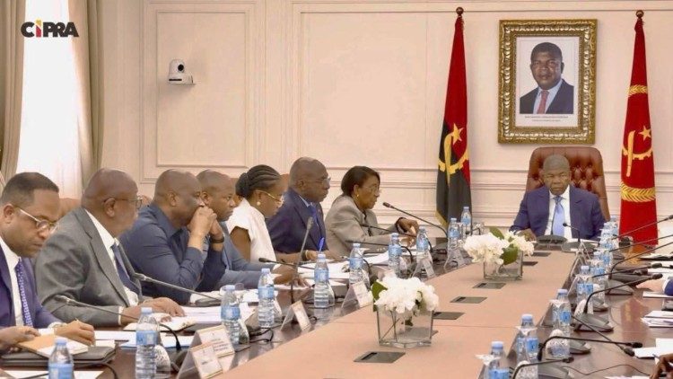 Presidente da Rep&uacute;blica Jo&atilde;o Louren&ccedil;o acompanha os preparativos da visita do Papa ao Pa&iacute;s