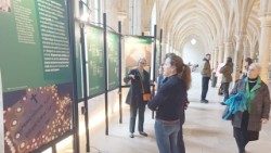 Paryż, inauguracja wystawy, poświęconej męczennikom algierskim 