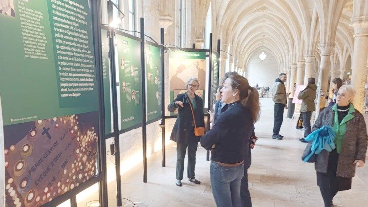 Paryż, inauguracja wystawy, poświęconej męczennikom algierskim 