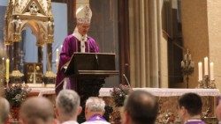 Nadbiskup Dražen Kutleša propovijeda u zagrebačkoj prvostolnici (Foto: TUZGN)