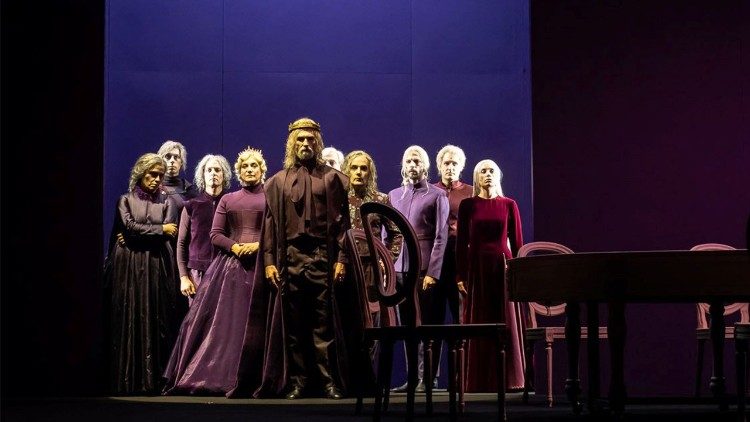 Gli attori di "Riccardo III" sulla scena (Foto di Laila Pozzo)