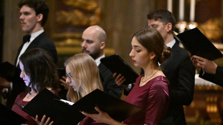 Coro e Orquestra da &Oacute;pera de C&acirc;mara de Vars&oacute;via na Bas&iacute;lica de Santa Maria Maior