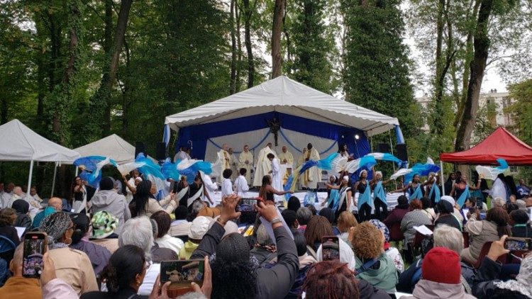 Peregrina&ccedil;&atilde;o ao santu&aacute;rio (foto: FMM - Noroeste da Europa)