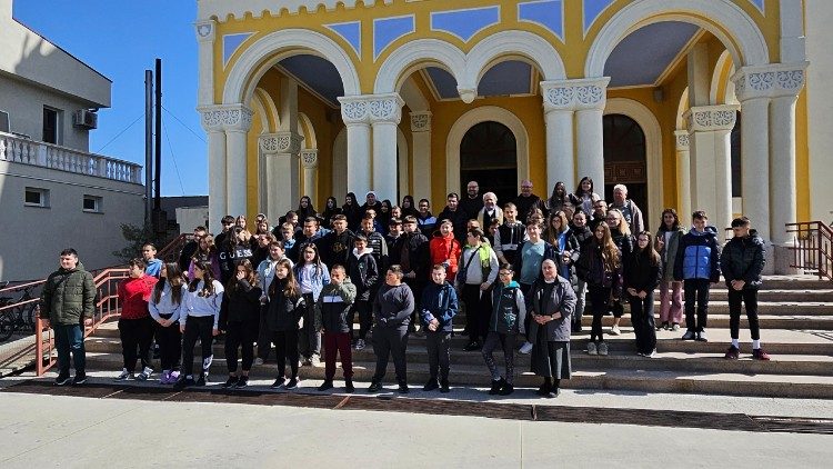 Среща на младежите подготвящи се за Тайнството Миропомазание