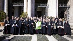 Esponenti dello Smom con il cardinale Ghirlanda