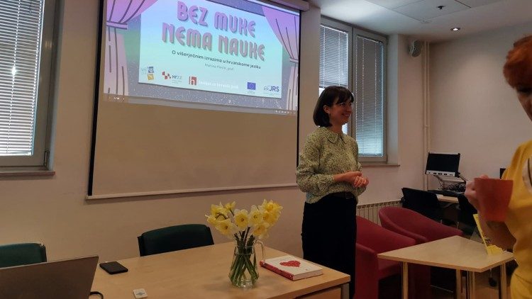 JRS-ov tim volontera prati izbjeglice na njihovom putu učenja hrvatskoga jezika 