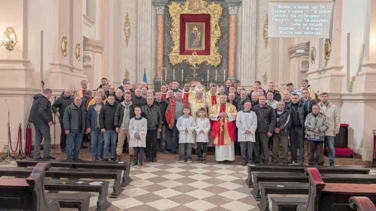 Святу Месу під час паломництва чоловіків цього року очолив єпископ Віталій Скомаровський